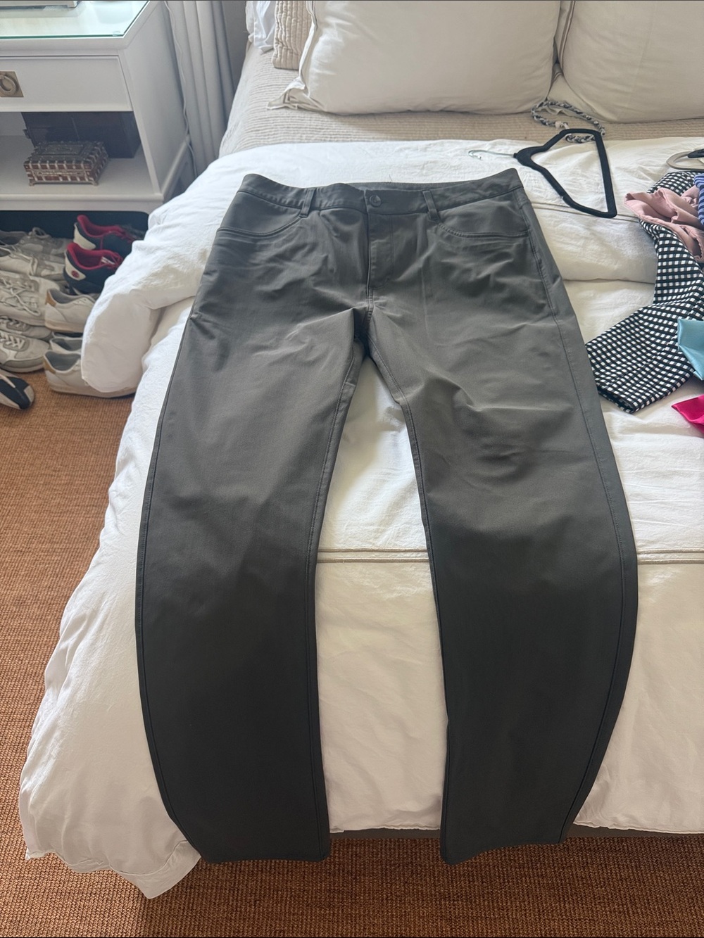 Dark Olive Straight-Leg Pants vuori